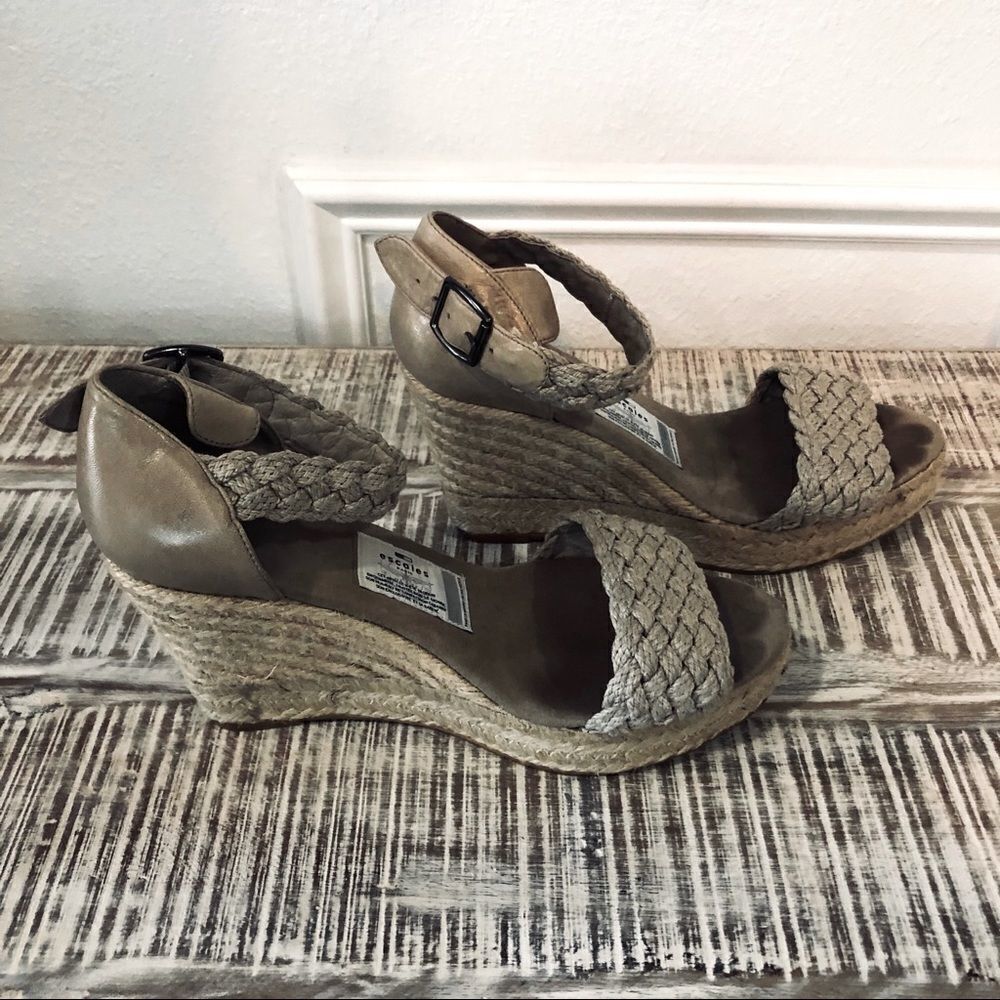 Escalesparis Numbered Sandal Collection